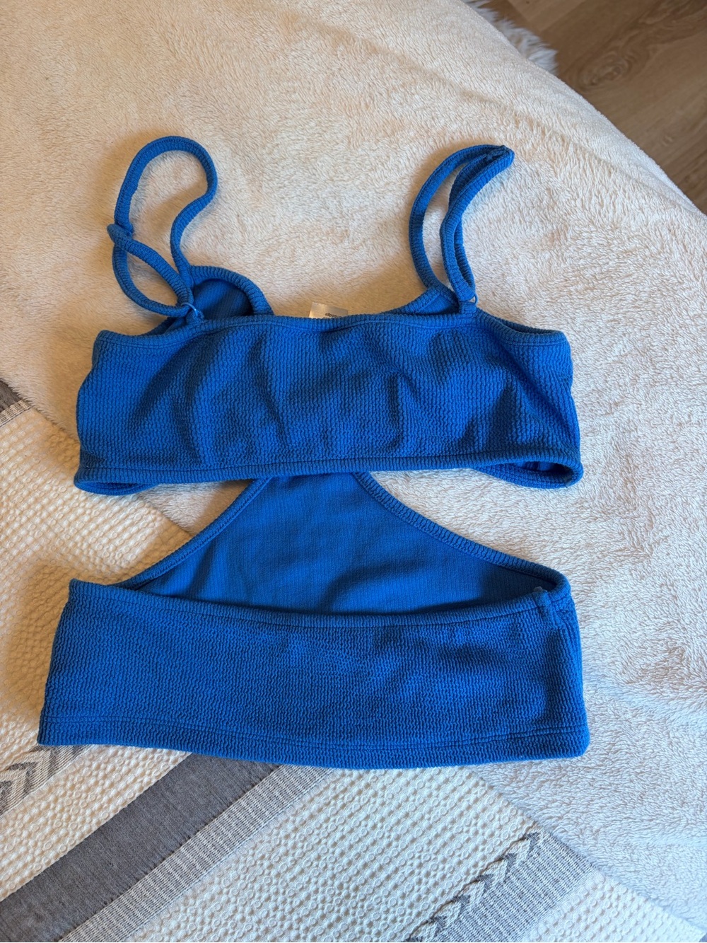 H&M Blue Cutout Knot Crop Tank - Picture 3 of 4